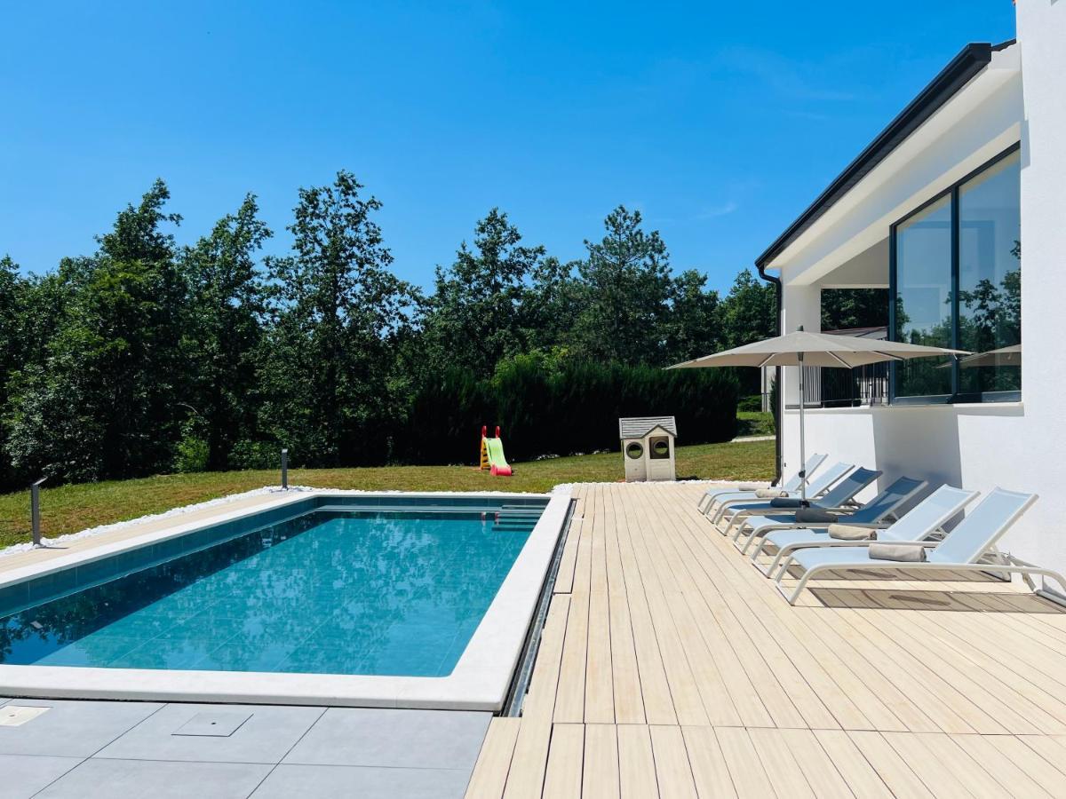 Vila Prisunca Jacuzzi & Swimming Pool 帕津 外观 照片