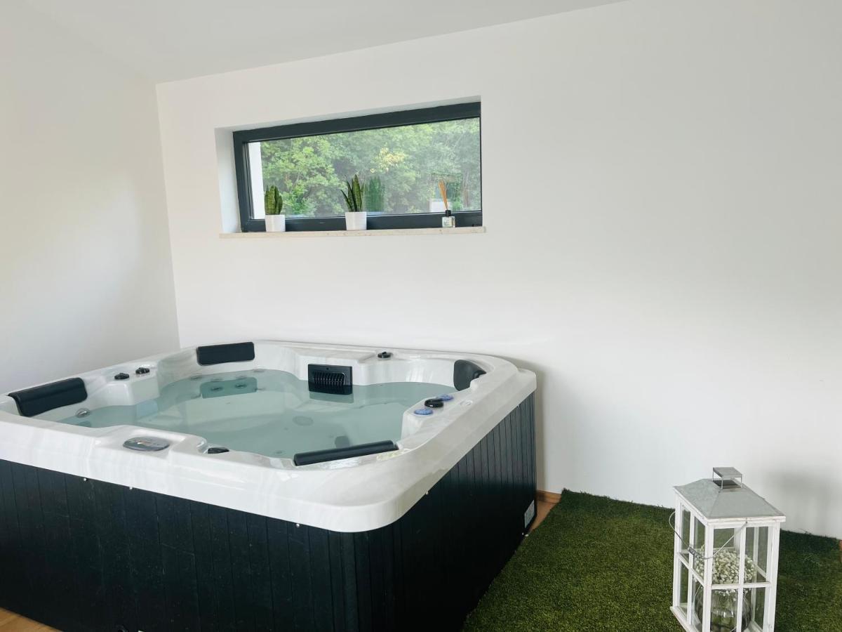 Vila Prisunca Jacuzzi & Swimming Pool 帕津 外观 照片