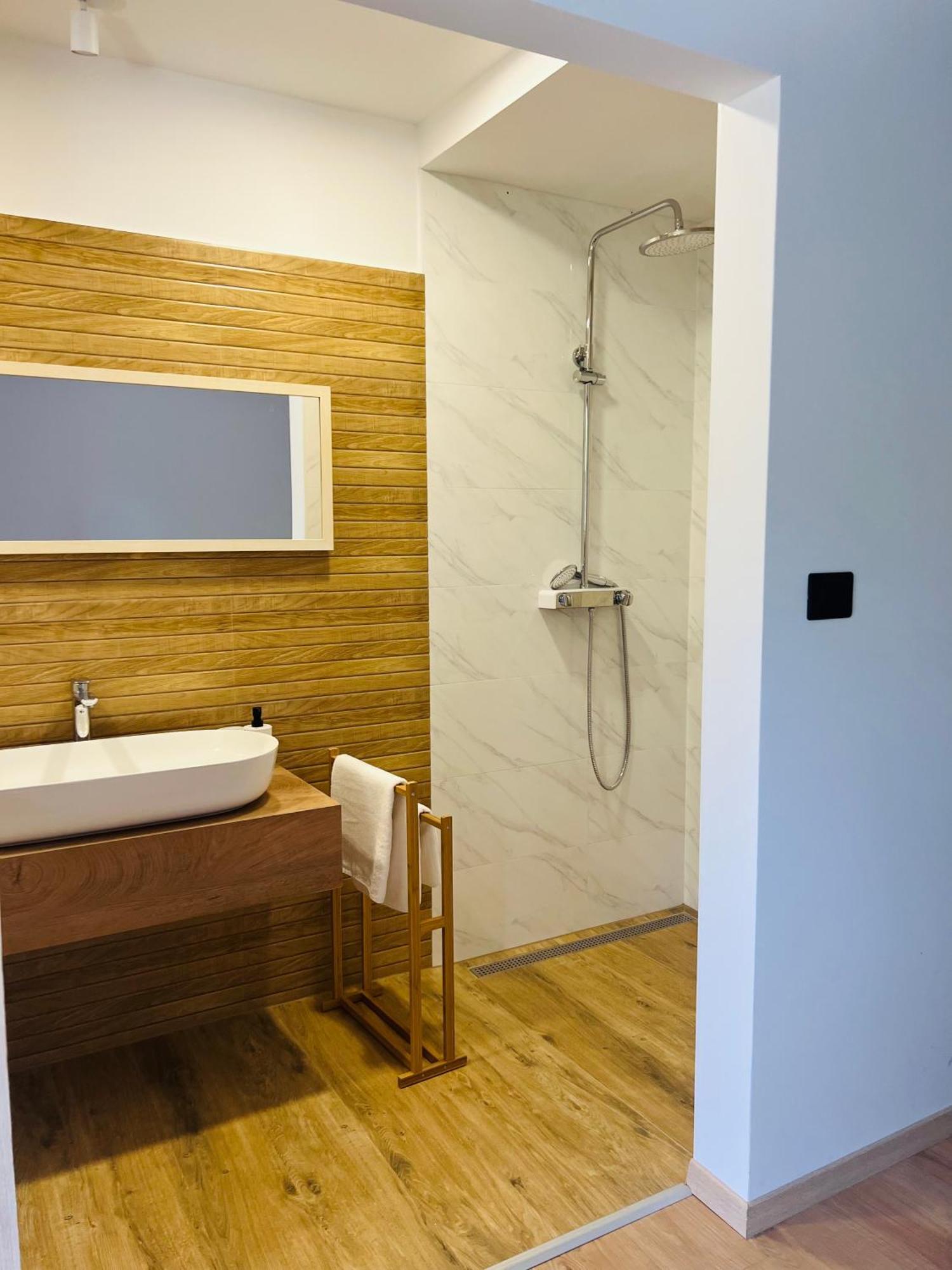 Vila Prisunca Jacuzzi & Swimming Pool 帕津 外观 照片