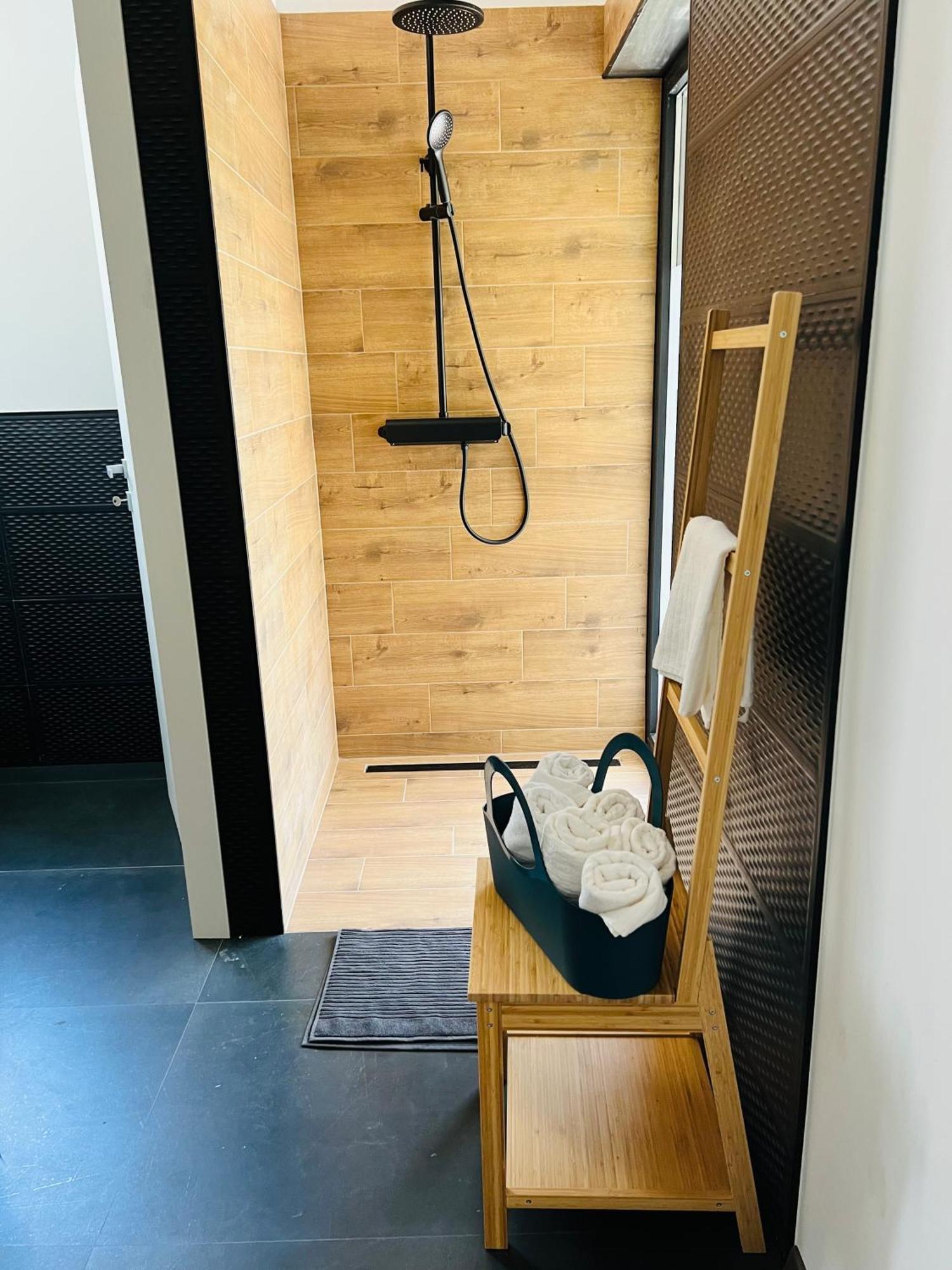 Vila Prisunca Jacuzzi & Swimming Pool 帕津 外观 照片